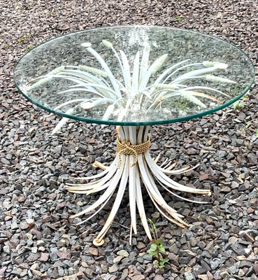 Mesa auxiliar Tole Metal Glass Hollywood Regency Hans Kogl blanca Coco Chanel trigo Foto 1 de 4