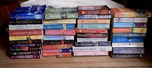 Book Lot of 38 Nora Robert Romance Vintage Paperback Books - Imagen 1 de 1