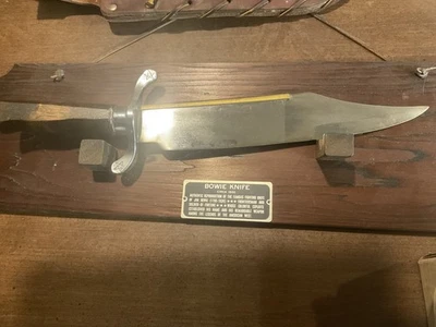 Cuchillo Carvel Hall Coronel James Bowie Acero Inoxidable EE. UU. Con Montaje en Madera Caja Original Foto 1 de 4