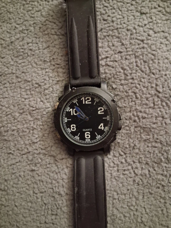 Reloj de cuarzo Accutime negro esfera grande correa de silicona necesita batería Foto 1 de 1