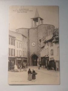 CPA 79 PARTHENAY - Porte de l'Horloge - Imagen 1 de 2
