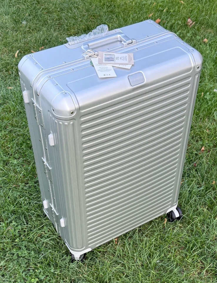 Travelite Next Trolley L 4-Rollen Aluminium silber  77x52x29 Hartschalenkoffer - Bild 1 von 4