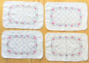 4 Vintage Kreuzstich bestickte Tischsets 11"x17" rosa Herzen & blaue Blumen - Bild 1 von 2