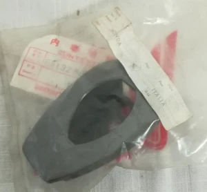 HONDA VF 1000 F 64132-MB6-830ZB COVER INDICATOR RIGHT SUPPORTO FRECCIA NOS - Imagen 1 de 3