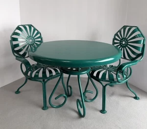 Juego de mesa y silla de metal para muñecas American Girl - Imagen 1 de 12
