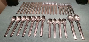 33 Stck. Reed & Barton Middleburg Edelstahl Besteck Messer Gabeln Löffel Verschiedenes - Bild 1 von 19