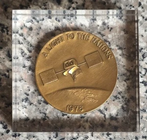 1978 Christian Broadcasting Network Bronze Paperweight Medallion CBN - Picture 1 of 4