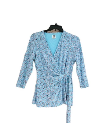 Top envolvente sintético manga 3/4 estampado floral multicolor Anne Klein para mujer talla grande Foto 1 de 4