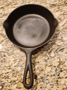 Vintage Griswold Erie PA No. 5 Cast Iron 8” Skillet A724 Double Spout PITTED - Picture 1 of 12
