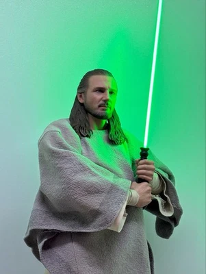 1/6 Scale Qui Gon Jinn CCFL lightsaber Star Wars Figure Like Sideshow Hot Toys - Image 1 of 4