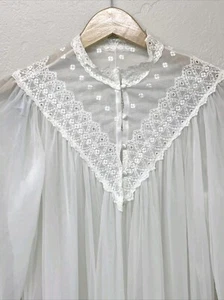 Vintage Miss Elaine Sheer Robe Size Medium White Lace Embroidered Womens - Picture 1 of 6