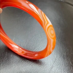 NUOVO Bracciale Agata Arancione Rosso Bianco Diametro Interno 57 mm - Forma Tonda MN11 - Foto 1 di 11