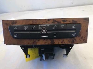2006 MERCEDES CLS500 Front Dash Switch Control Buttons with Hazard 2116800552 - Picture 1 of 12