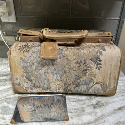 Vtg FRENCH Luggage  Rose Floral Tapestry  Cosmetic Train Case Purse Bag Carry On - Image 1 of 4