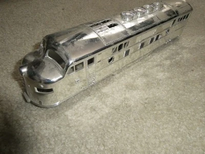 MTH O Scale Sample Silver Chrome Diesel Locomotive Body Shell 12.5" Long - Imagem 1 de 3