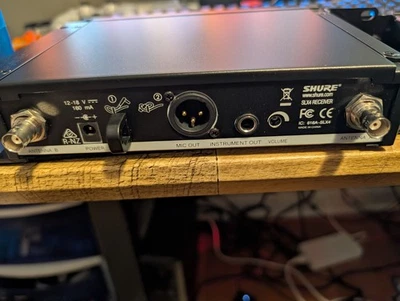 Shure SLX4 Wireless Microphone Receiver - Image 1 of 3