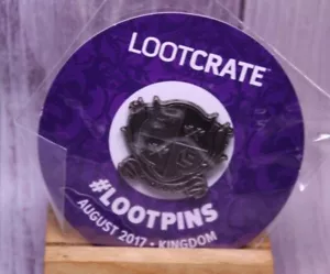 Lootcrate August 2017 Pin Königreich Beutekiste neu versiegelt - Bild 1 von 2