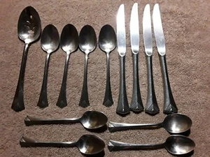 Oneida Stainless Pendant Soup Spoon, Butter Knives Center Ridge, Flared V Tip 13 - Picture 1 of 8