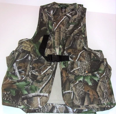 Remington Realtree Camo Hunting Vest Size M/L w/Cushioned Seat - Image 1 of 4