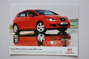 Foto de prensa de coche - Seat León 2005 - rojo - vista delantera/lateral - Imagen 1 de 1