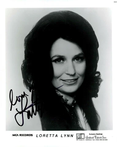 Loretta Lynn vintage signed 8x10 photo In-person Cover