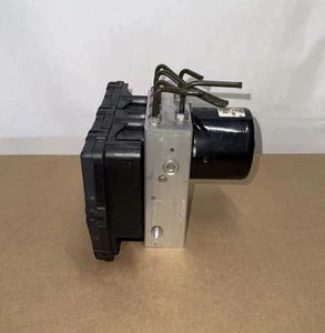 2001 Mercedes-Benz C320 ABS Anti-Lock Brake Pump Module A2035451632 - Bild 1 von 8