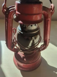 Vintage Winged Wheel No 350 Red Kerosene Lantern Japan - Picture 1 of 14
