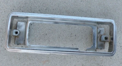 OLDSMOBILE TORONADO TRASERO DERECHO MARCADOR LÁMPARA BISEL 1970 70 OEM Foto 1 de 4