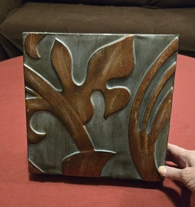 Dekoratives Metalldekor mit erhabenem Blattdesign - Bild 1 von 6