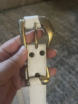 VTG Streets Ahead White Croc Embossed Leather Belt & Light Yellow Brass Buckle - Image 1 of 4