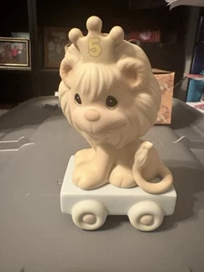 USED no  box Precious Moments Birthday Loin Train aged 5 figurine - Picture 1 of 2