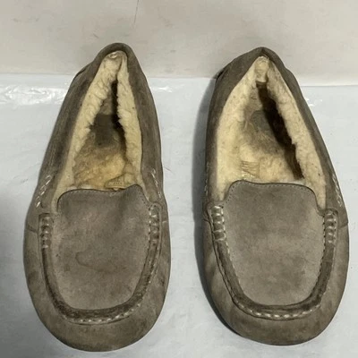 Zapatilla cosida mocasín forro gris UGG Ascot para hombre talla 7 excelente Foto 1 de 4