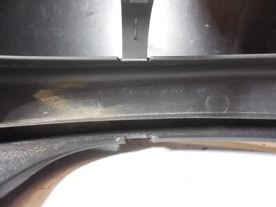 08-14 MERCEDES-BENZ C250 C300 后方右转轮套黑色 A2048210289 — 第 1/4 张图片