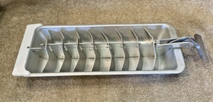 Vintage 18 Cube Aluminum Metal ICE CUBE TRAY - Picture 1 of 5