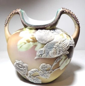 RARE NIPPON SIGNED PORCELAIN MORIAGE DOUBLE HANDLED MAPLE LEAF BIRD VASE - Picture 1 of 21