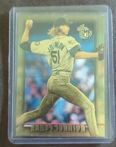 RANDY JOHNSON 1995' TOPPS EMBOSSED GOLDEN IDOL CARD #69  MARINERS HOF NM! - Picture 1 of 2