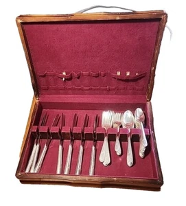 Vintage 43 Pc. Rogers Reinforced Silverplate Flatware Garland Rapture in Box - Picture 1 of 16