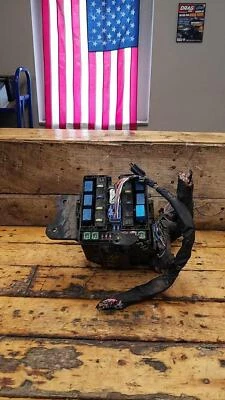 06-09 SUZUKI GRAND VITARA XL-7 FUSE BOX CIRCUIT BLOCK COMPARTMENT JUNCTION AT - Image 1 of 4