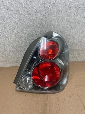 Luz trasera Nissan Altima 2005 a 2006 pasajero derecho lado derecho OEM R1540 DW Foto 1 de 4