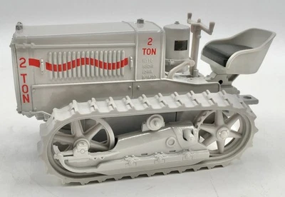 1993 ERTL 1926 Caterpillar 2 Ton Crawler Collector Edition 1/16 Mint New in Box - Image 1 of 4