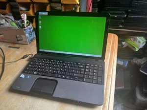 Computer portatile Toshiba QUALITÀ 15,6" Windows 7--Webcam + HDMi + HD 250GB + 4GB RAM (T8) - Foto 1 di 7