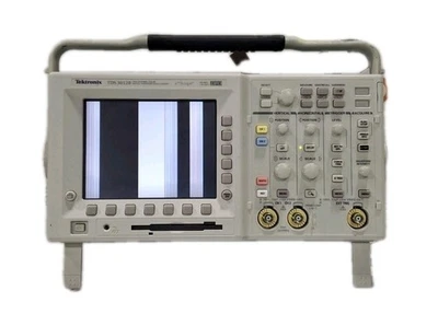 Osciloscopio Tektronix TDS3012B 100 MHz 2 canales - Para piezas o reparación  Foto 1 de 4