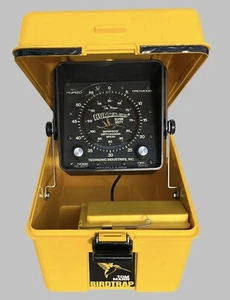 Tom Mann Hummingbird Super Sixty Waterproof Depth Sounder Bird Trap READ - Picture 1 of 10