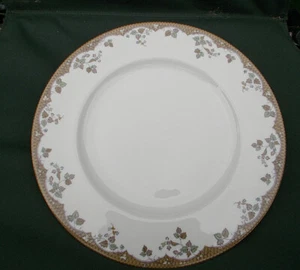 Royal Doulton LYNNEWOOD Dessert plate. Diameter 8 inches - Picture 1 of 2