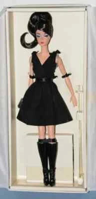 Muñeca Barbie Mattel Classic 2016 vestido negro piedra de seda - morena (DWF53) Foto 1 de 2