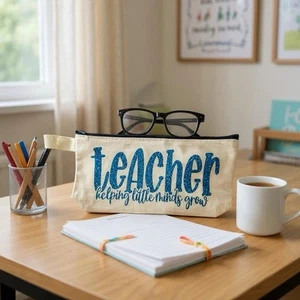 Tasche mit Reißverschluss in Reisegröße. "Lehrer" Farbe Elfenbein/Blau Glitzer 10x5x2 - Bild 1 von 4