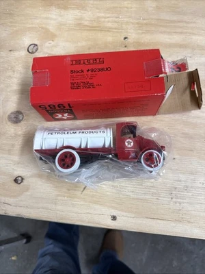 Монетный банк TEXACO 1926 Mack Tanker Truck Locking No2 литой металл от ERTL 9238UO - Изображение 1 из 4