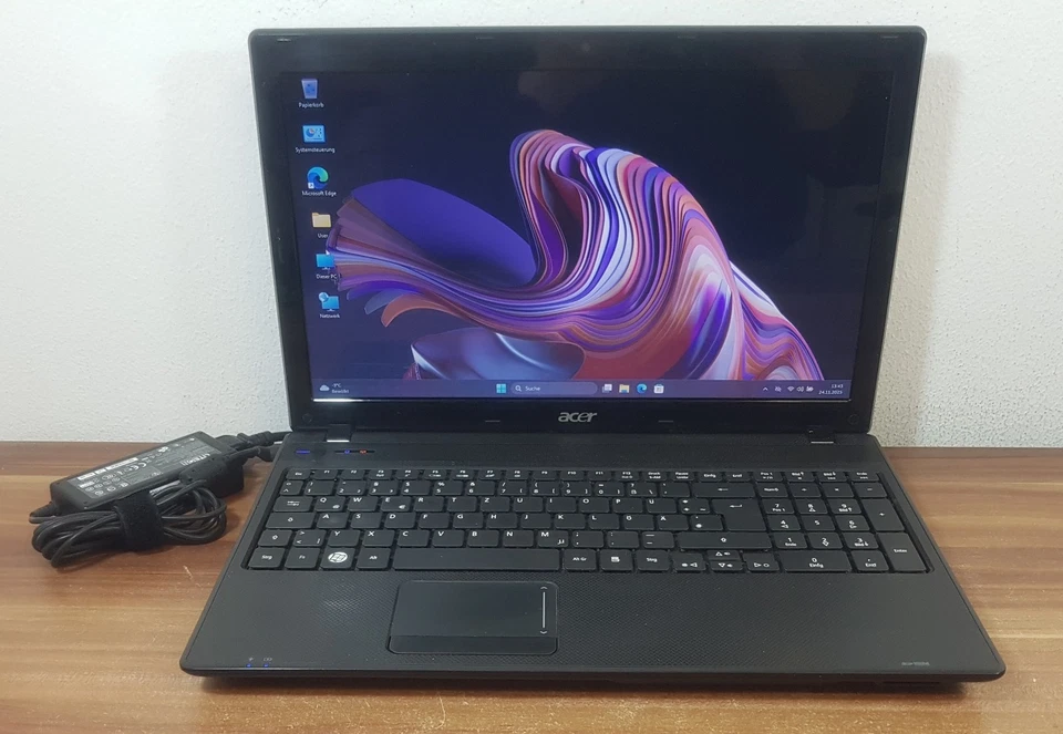 Acer Aspire 5742G i5 2x2,53GHz 8GB Ram 256GB Wlan HDMI AMD Radeon HD 5470 W11 - Bild 1 von 4