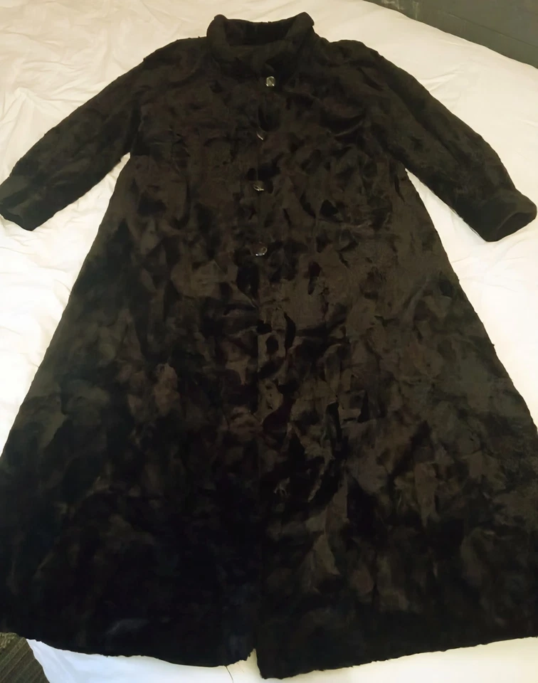 Vintage Genuine Mink Black Diamond Pattern Full Length Ladies Coat - Image 1 of 4