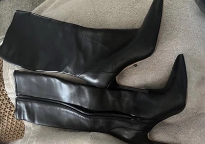 Manolo Blahnik Botas de Cuero Negro Tacón Hasta la Rodilla EE. UU. Talla 7 EU 37 1/2 Foto 1 de 2